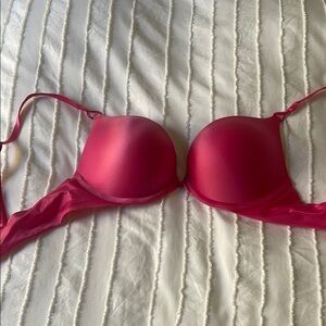 Victoria’s Secret miraculous plunge bra size 34AA
